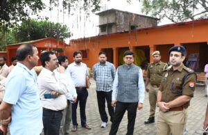 कार्तिक पूर्णिमा मेला डुमरियागंज का जिलाधिकारी व पुलिस अधीक्षक ने किया निरीक्षण