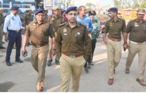 दिल्ली विस्फोट के बाद सिद्धार्थनगर पुलिस हाई अलर्ट पर: एसपी ने अलीगढ़वा सीमा पर पैदल गश्त कर सुरक्षा व्यवस्था जाँची