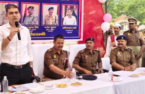 जिलाधिकारी एवं पुलिस अधीक्षक ने यातायात माह का किया शुभारम्भ