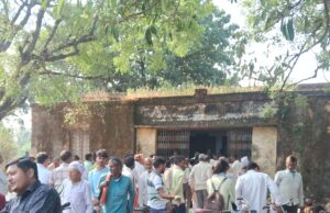 कोड़ारवर स्थित अल्लीपुर भादर सहकारी समिति में पहुँची 750 बोरी डीएपी खाद