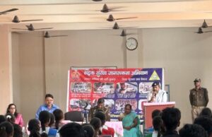 सड़क सुरक्षा शपथ के साथ चला यातायात जागरूकता अभियान