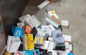 पलिया चौंकी के सामने मोबाइल दुकान में ताला तोड़कर हुई चोरी