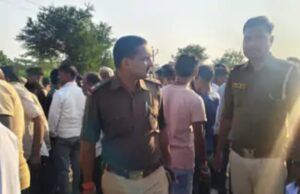 मिनी बस की टक्कर से बच्चे की मौत पुलिस ने पोस्टमार्टम के लिए भेजा शव