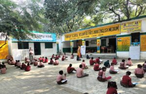 स्पेल बी प्रतियोगिता भाषाई कौशलों में सुधार करने को करती है प्रेरित