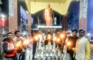 कांग्रेसियों ने दिल्ली बम ब्लास्ट में हुए शहीदों को दी श्रद्धांजलि