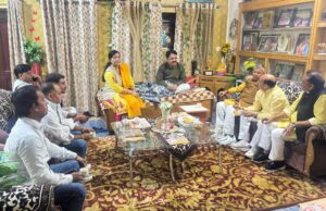 प्रभारी मंत्री ने रघुराज शाक्य व शिवमहेश दुबे का कुशलक्षेम जाना