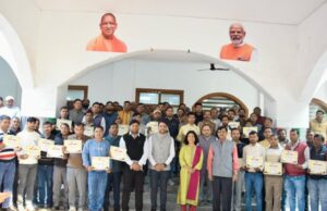 फार्मर रजिस्ट्री में लखीमपुर खीरी का अव्वल प्रदर्शन, कृषि विभाग के कर्मियों का सम्मान