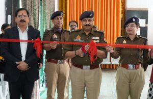 सड़क सुरक्षा अभियान तहत सन्त विवेकानन्द पब्लिक स्कूल में एसएसपी ने फीटा काटकर कार्यक्रम का किया आयोजन
