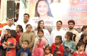 जन्मदिन पर समाजसेवी का अनोखा तरीका:कन्याओ का पूजन कर पाठ्य सामग्री, व गर्म कपडे किये वितरित