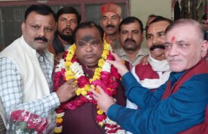 नवनियुक्त भाजपा जिला अध्यक्ष का कार्यकर्ताओं ने घर पर किया स्वागत