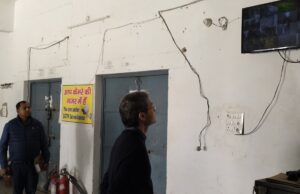 ईवीएम/वीवीपैट वेयरहाउस का डीएम ने निरीक्षण कर सुरक्षा और एसआईआर की ली सुधि