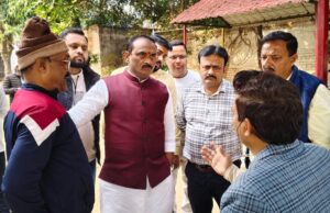 भाजपा महानगर अध्यक्ष ने विभिन्न बूथों पर एसआईआर को लेकर जनता को किया जागरूक