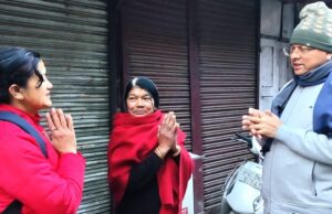 सीएम धामी ने नैनीताल में मॉर्निंग वॉक के दौरान जनता से की मुलाकात,