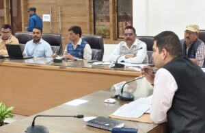 गोवंशो को ठण्ड से बचाव के लिए गोआश्रय स्थलों में सभी आवश्यक व्यवस्थाओं को करायें सुनिश्चित:डीएम