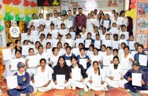 मिशन शक्ति : डीएम दुर्गा शक्ति नागपाल की पहल से सशक्त हुईं बेटियां