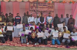 प्रतापगढ़ में अपराध रोकेगी पुलिस की गरुण वाहिनी, एसपी ने दिखाई हरी झण्डी