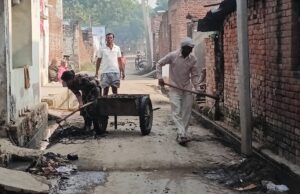 बेटी की शादी से पहले खुद सफाई कर्मी बना पिता, ग्राम पंचायत में नहीं दिखी व्यवस्था