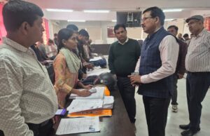 जिलाधिकारी ने किया मतदाता सूची के विशेष प्रगाढ़ पुनरीक्षण कार्यक्रम (SIR) का स्थलीय निरीक्षण