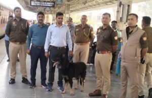 काशी एक्सप्रेस ट्रेन में संदिग्ध वस्तु होने की सूचना पर चली 3 घंटे तक जांच