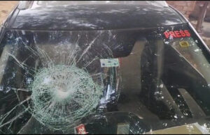 मनबढ़ों ने पत्रकार की कार में की तोड़फोड़, इलाके में दहशत फैल गई