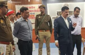 जिलाधिकारी डॉ. दिनेश चंद्र ने विशेष प्रगाढ़ पुनरीक्षण कार्य का किया आकस्मिक निरीक्षण