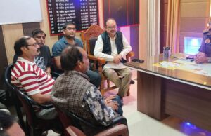 बंद घर में हुई चोरी को लेकर व्यापार मंडल पलिया नवागत सीओ से मिले, मिला आश्वासन
