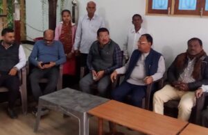 आगरा में आयोजित मेडिकल सेमिनार में प्रतिभाग करने को लेकर चिकित्सको की हुई बैठक