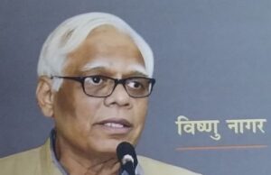 राजनैतिक व्यंग्य-समागम : उसे बहुत पावर चाहिए थी। इतनी पावर, इतनी पावर, इतनी पावर कि पता नहीं कितनी पावर!उसे बहुत पावर चाहिए थी। इतनी पावर, इतनी पावर, इतनी पावर कि पता नहीं कितनी पावर!