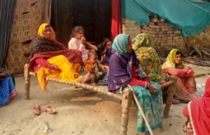 युवक की हत्या को लेकर आक्रोशित ग्रामीणों का हंगामा, मानमनव्वल में पसीने से तरबतर हुआ प्रशासन