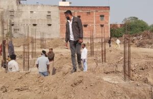 सीडीओ ने राजकीय बालिका इंटर कॉलेज परिसर में निर्माणाधीन स्टेडियम का किया निरीक्षण