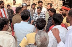 एनएचएआई द्वारा मंदिर व परिसर तोड़े जाने पर भड़के वीएचपी के कार्यकर्ता