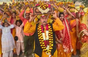 श्रीमद् भागवत कथा से पहले निकली भव्य कलशयात्रा