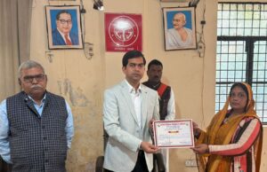 विशेष पुनरीक्षण अभियान में योगदान के लिए बीएलओ हुए सम्मानित