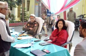 थाना समाधान दिवस : थाना फरधान में डीएम-एसपी ने सुनी समस्याएं, दिए निस्तारण के निर्देश