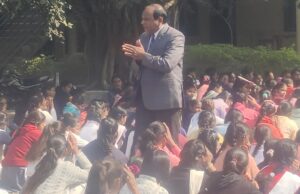 बुदवन इंटर कॉलेज में ट्रैफिक पाठशाला आयोजित, 1200 छात्रों ने ली सड़क सुरक्षा की शपथ