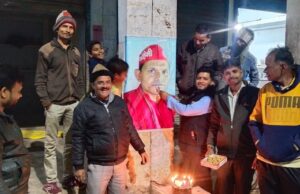 सपा लोहिया वाहिनी के प्रदेश अध्यक्ष रामकरन निर्मल का जन्मदिन में मनाया गया