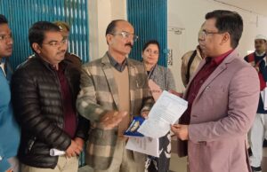 बाईपास के फुटकर व्यापारियों को परेशान करने का आरोप, आदर्श व्यापार मंडल ने डीएम से की शिकायत