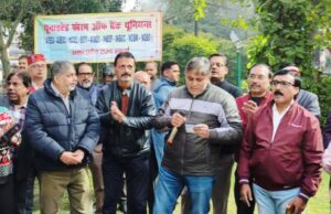 लंबे संघर्ष और हड़ताल के लिए तैयार रहें बैंककर्मी:डी के सिंह