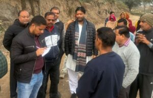 ओवरब्रिज निर्माण से आवागमन बाधित, ग्रामीणों की समस्या एनएचएआई के समक्ष उठाई