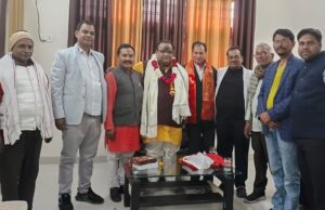 भाजपा जिलाध्यक्ष अन्नू श्रीवास्तव से व्यापार मंडल प्रतिनिधि मंडल ने की मुलाकात
