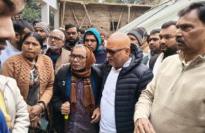 आत्महत्या कर जान देने वाले बीएलओ के घर पहुंचे कांग्रेस अध्यक्ष अजय राय