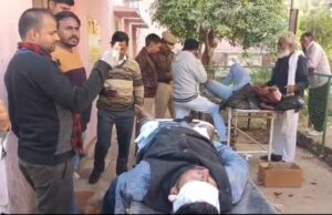 कार और बाइक की भिड़ंत में दो गंभीर रूप से हुए घायल,कार चालक मौके से हुआ फरार