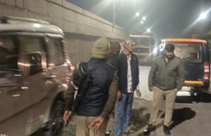 थाना प्रभारी सैनी ने दिखाई मानवता, हादसे में घायल युवक को तुरंत अस्पताल भिजवाया, लोगों से कहा: हेलमेट है आपकी जीवन-ढाल