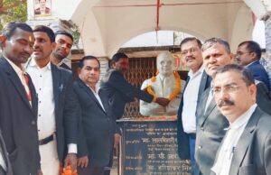 बी आर अम्बेडकर का मनाया गया परिनिर्वाण दिवस