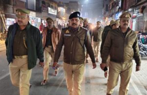 पुलिस क्षेत्राधिकारी गोला ने नगर के मुख्य मार्गो पर की पैदल गस्त