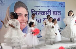 माता-पिता व गुरु की मानने वाले ही संसार में सम्मान पाते हैं