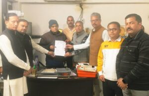लोकसभा सांसद को ज्ञापन देकर टीईटी अनिवार्यता समाप्ति की मांग
