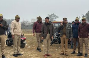 फन मॉल के पीछे युवक का शव खून से लथपथ मिला