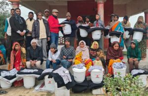 शीत लहर से राहत के लिए रेडक्रॉस ने जरूरतमंदों में बांटी राहत सामग्री