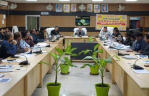 जिला स्वास्थ्य समिति की बैठक में स्वास्थ्य सेवाओं की समीक्षा, लापरवाही पर सख्त निर्देश